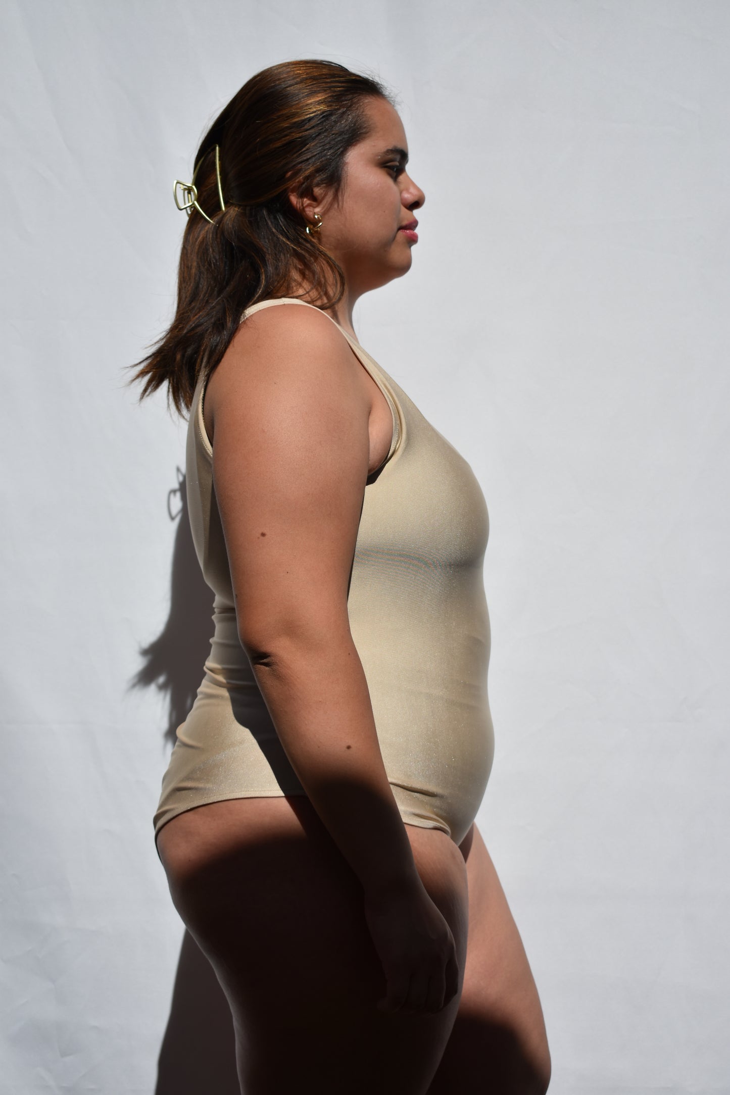 BODY ASIMETRICO BEIGE